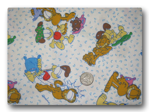 Garfield and Odie Pillow Fight-